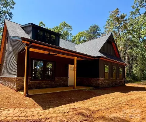 164 Suwanne Rd, Troy, NC 27371