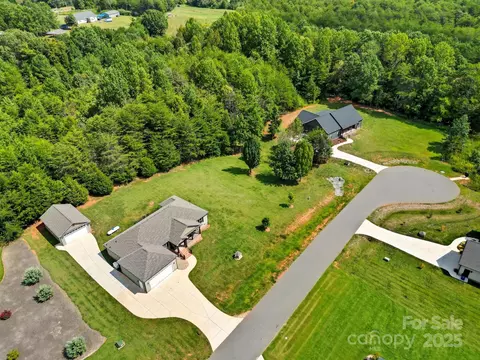 3482 Storybrook Ln, Sherrills Ford, NC 28673