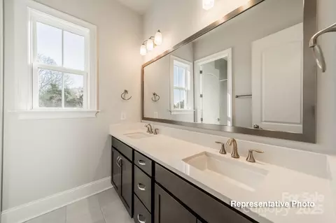Bath - 402 Turtleback Rdg, Matthews, NC 28104 photo 2 of 5