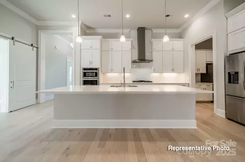 Kitchen - 402 Turtleback Rdg, Matthews, NC 28104 photo 7 of 7