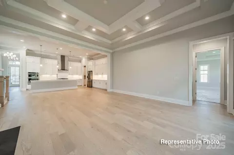 Living - 402 Turtleback Rdg, Matthews, NC 28104 photo 4 of 5