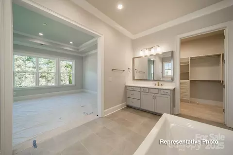 Bath - 402 Turtleback Rdg, Matthews, NC 28104 photo 4 of 5