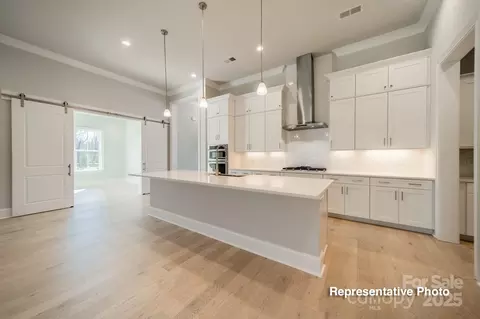 Kitchen - 402 Turtleback Rdg, Matthews, NC 28104 photo 3 of 7