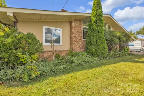 2601 Robinson Rd, Newton, NC 28658
