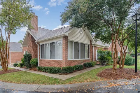 8543 Windsor Ridge Dr, Charlotte, NC 28277