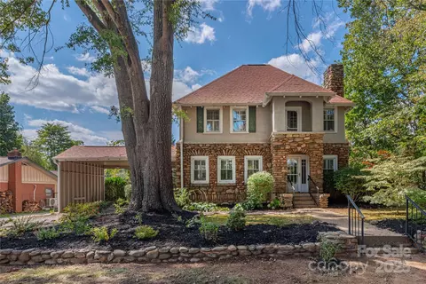 115 Stonewall Ave, Swannanoa, NC 28778