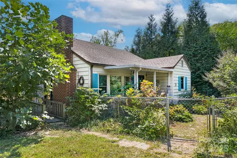 392 Old Hendersonville Hwy, Brevard, NC 28712