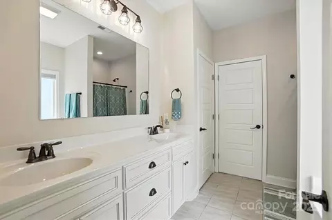 Bath - 197 Ormand Rd, York, SC 29745 photo 2 of 4