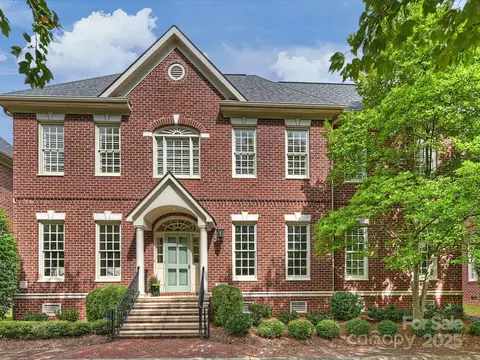 5022 Fairlawn Crescent Ct, Charlotte, NC 28226
