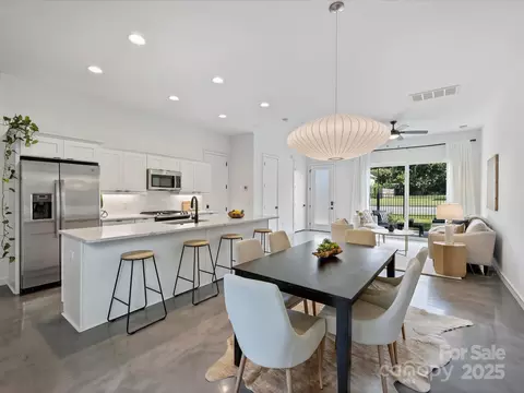 2107 W Trade St, Charlotte, NC 28216