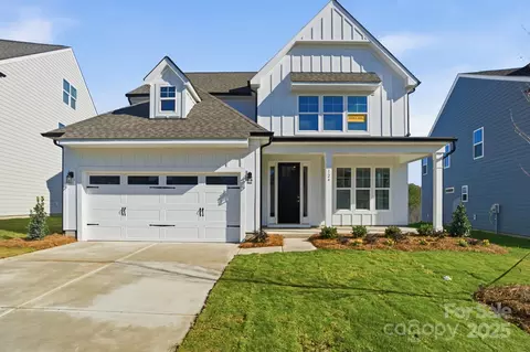124 Longwood Rd, Mooresville, NC 28115