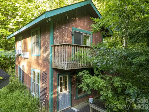 Exterior - 70 Stonegate Trl, Leicester, NC 28748 photo 2 of 3