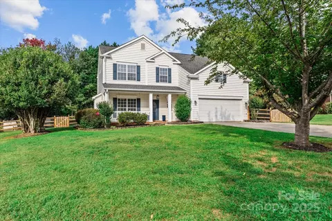 131 Spring Grove Dr, Mooresville, NC 28117