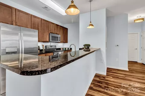 91 Brickton Village 102 Cir #102, Fletcher, NC 28732