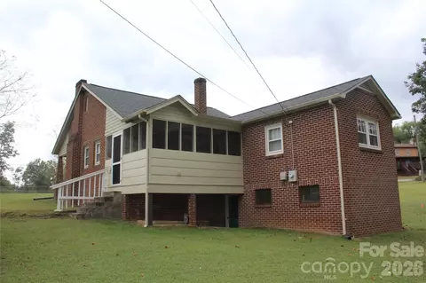 Exterior - 1720 Bumgarner Dr, Morganton, NC 28655 photo 2 of 4