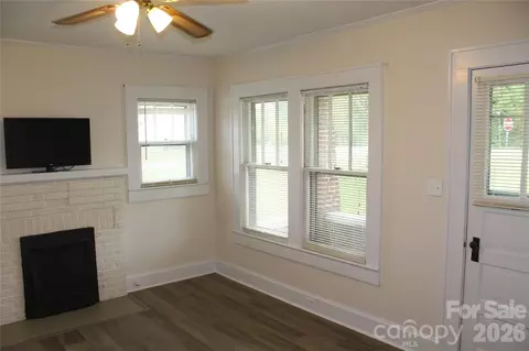 Living - 1720 Bumgarner Dr, Morganton, NC 28655 photo 2 of 3