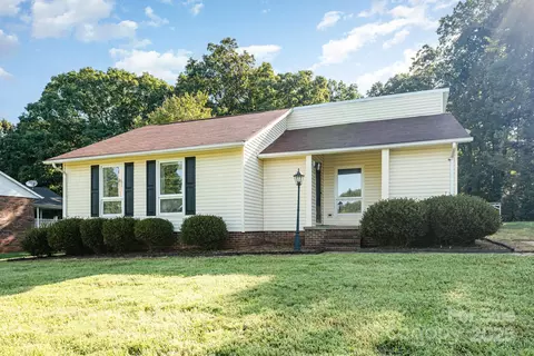 152 Sparrow Ln, Statesville, NC 28625
