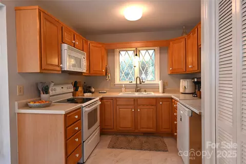 410 2nd Nw Ave NW, Conover, NC 28613 photo 6