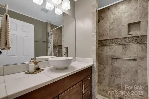 Bath - 99 Warrior Mountain Rd, Tryon, NC 28782 photo 3 of 4