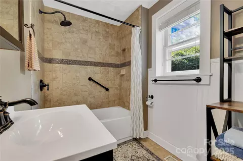 Bath - 99 Warrior Mountain Rd, Tryon, NC 28782 photo 2 of 4