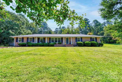 605 Gum Branch Rd, Charlotte, NC 28214
