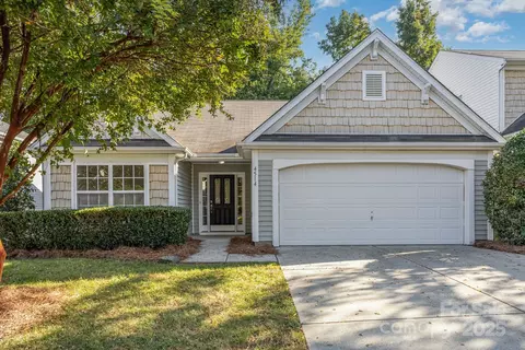 4514 Dalbeth St, Charlotte, NC 28213