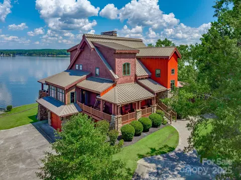 197 Smooth Rock Pt, Ridgeway, SC 29130
