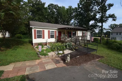 426 Dallas Stanley Hwy, Dallas, NC 28034