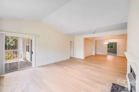 5601 Fairview 10 Rd #10, Charlotte, NC 28209