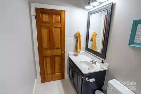 Bath - 124 Windsor Greene Dr, Monroe, NC 28110 photo 5 of 6