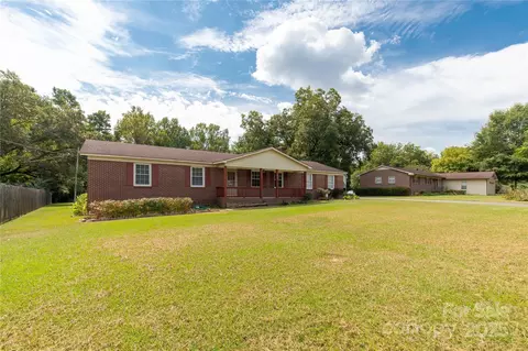 1880 Jenna Ln, Lancaster, SC 29720