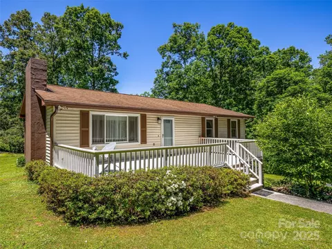 167 Evergreen Hill Dr, Etowah, NC 28729