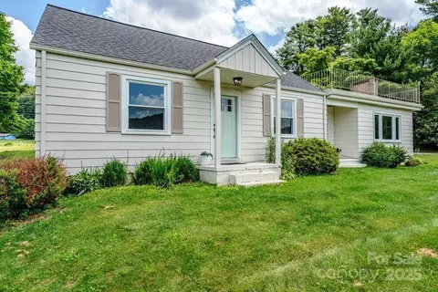 1821 Deerfield Rd, Boone, NC 28607