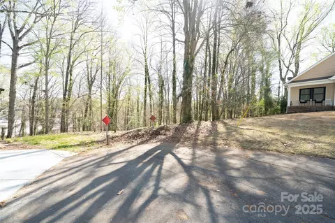 534 Pierson Dr, Charlotte, NC 28205