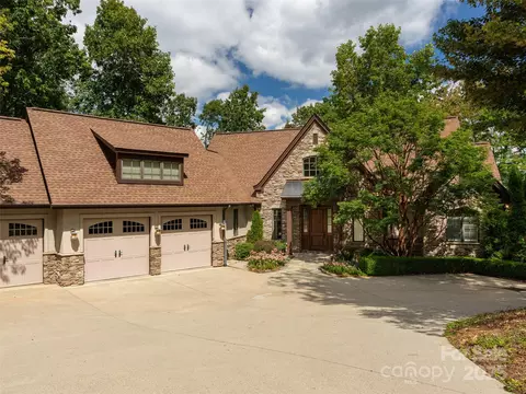 21 Windcliff Dr, Asheville, NC 28803