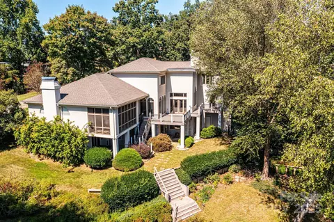 255 Charlotte Ann Ln, Hickory, NC 28601
