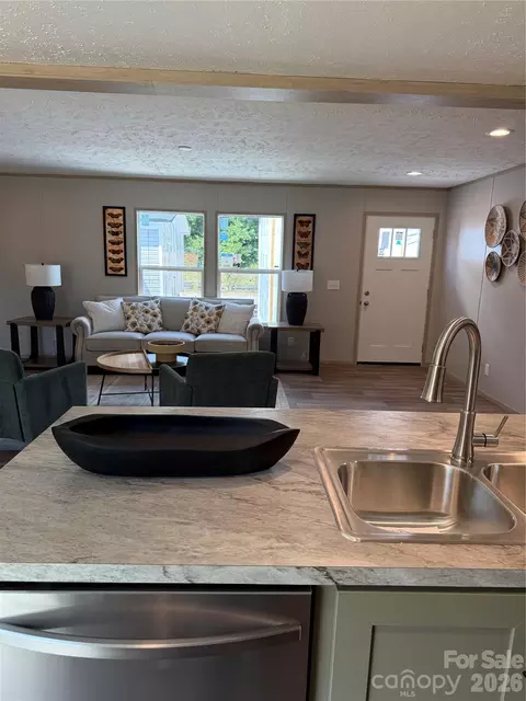 Kitchen - 516 Lake Mullis Rd, Harmony, NC 28634 photo 2 of 4