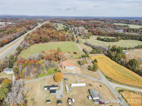 View/Area - 516 Lake Mullis Rd, Harmony, NC 28634 photo 1 of 9