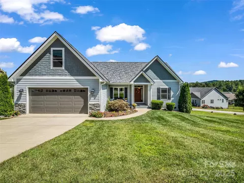 492 Blacksmith Run Dr, Hendersonville, NC 28792