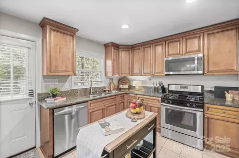 Kitchen - 5748 Farmbrook Dr, Charlotte, NC 28210 photo 1 of 5