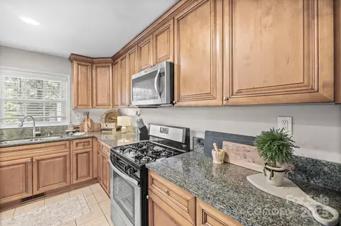 Kitchen - 5748 Farmbrook Dr, Charlotte, NC 28210 photo 3 of 5