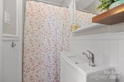 Bath - 5748 Farmbrook Dr, Charlotte, NC 28210 photo 1 of 2