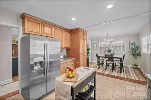 Kitchen - 5748 Farmbrook Dr, Charlotte, NC 28210 photo 2 of 5
