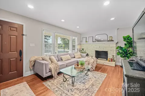 Living - 5748 Farmbrook Dr, Charlotte, NC 28210 photo 2 of 3