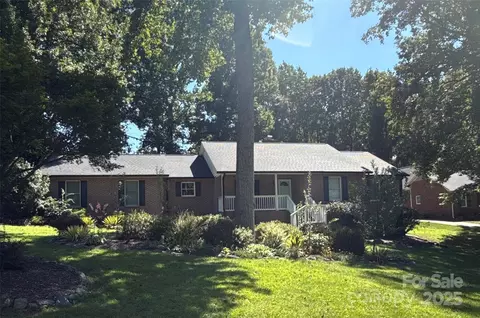 503 Deerfield Dr, Kings Mountain, NC 28086