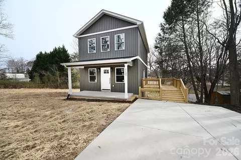1135 Apple Ln, Granite Falls, NC 28630