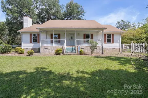 2028 Jim Mccarter N Rd N, Clover, SC 29710