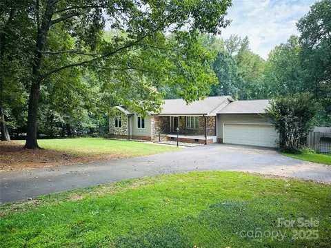 7536 Forest Oak Dr, Denver, NC 28037 photo 1