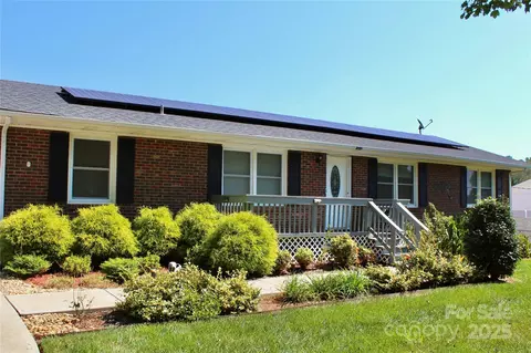 624 Ralphs Blvd, Gastonia, NC 28052