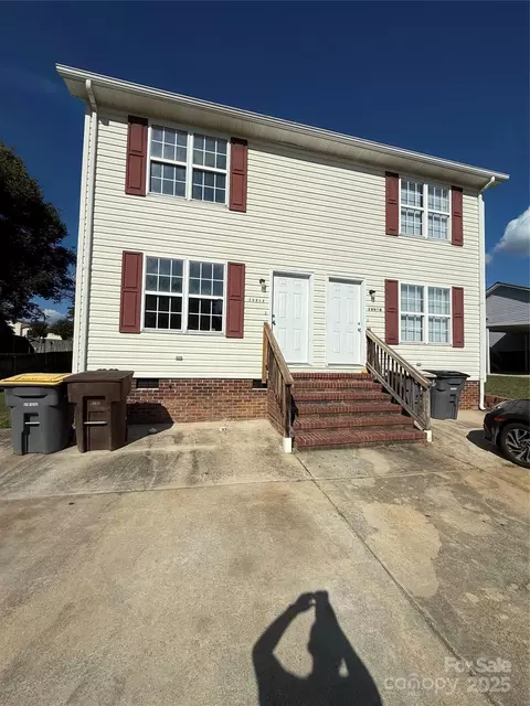 1006 Orangewood St, Kannapolis, NC 28081